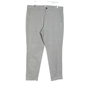 GAP Essential Khaki Straight Taper White Size 36 x 30